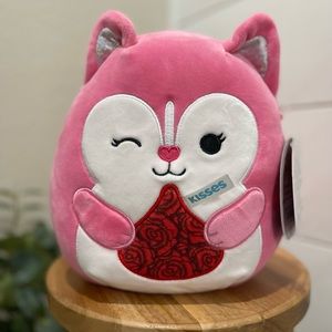 NWT squishmallows “Varity” pink husky limited edition Hershey’s valentine squish